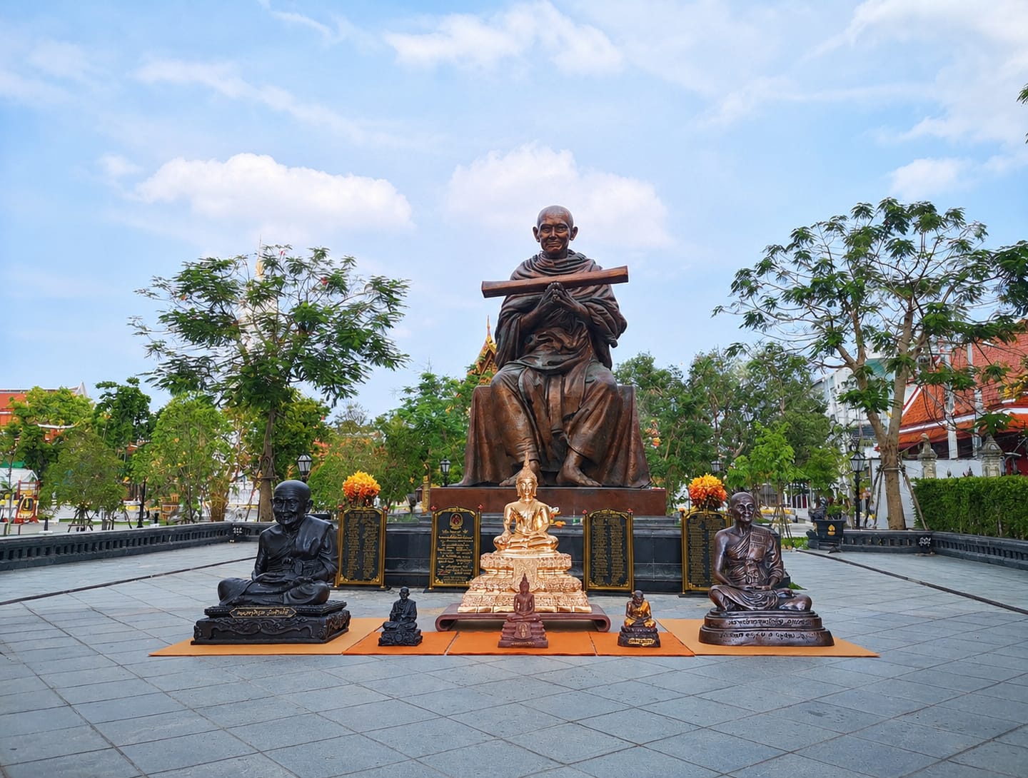 Customer photo review of Statuette de Luang Phor Toh en poudre de fer sacré bleu Lek Nam Phi