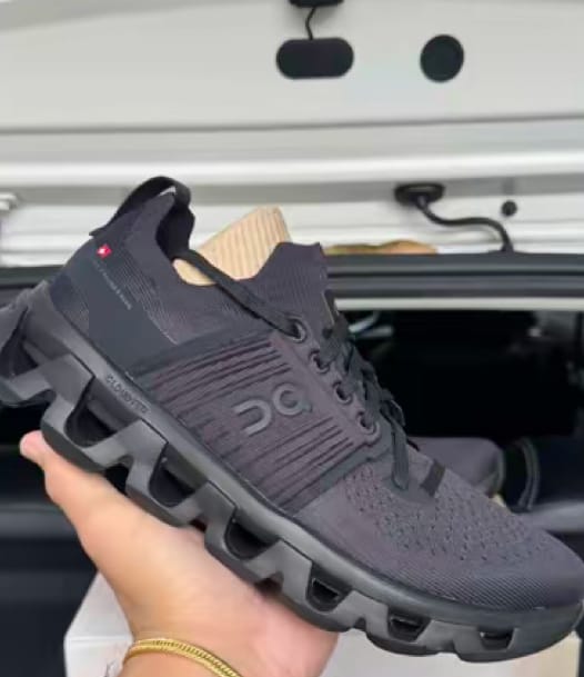Customer photo review of Cloud Swift 4 Black - CSB