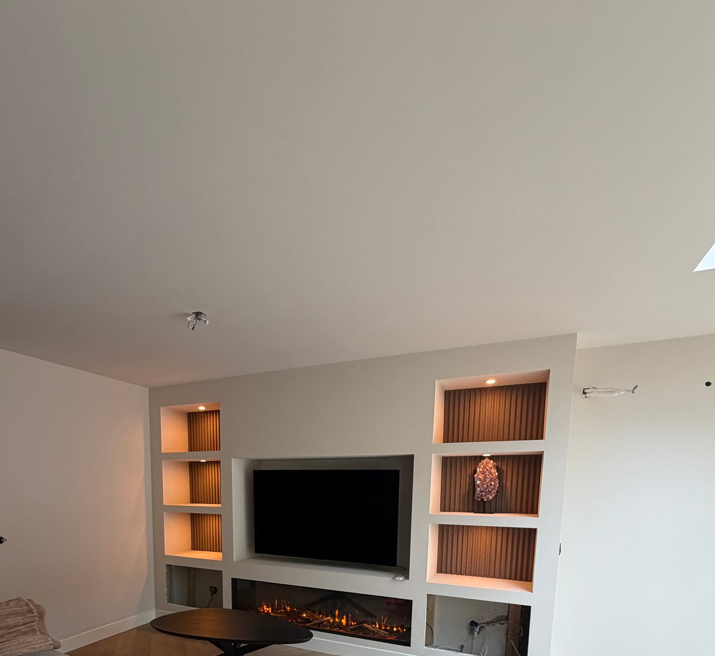 Customer photo review of Akoestische Suede Space Panelen 280 x 60 x 2.4 cm - Chique Mokka