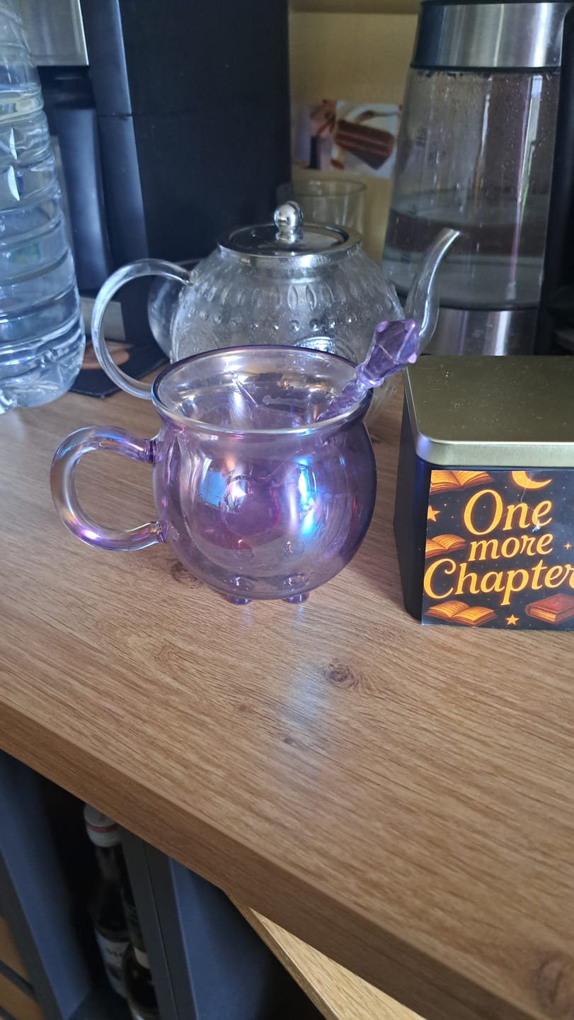 Customer photo review of Doppelwandige Hexenkessel-Tasse aus lila Glas mit Löffel