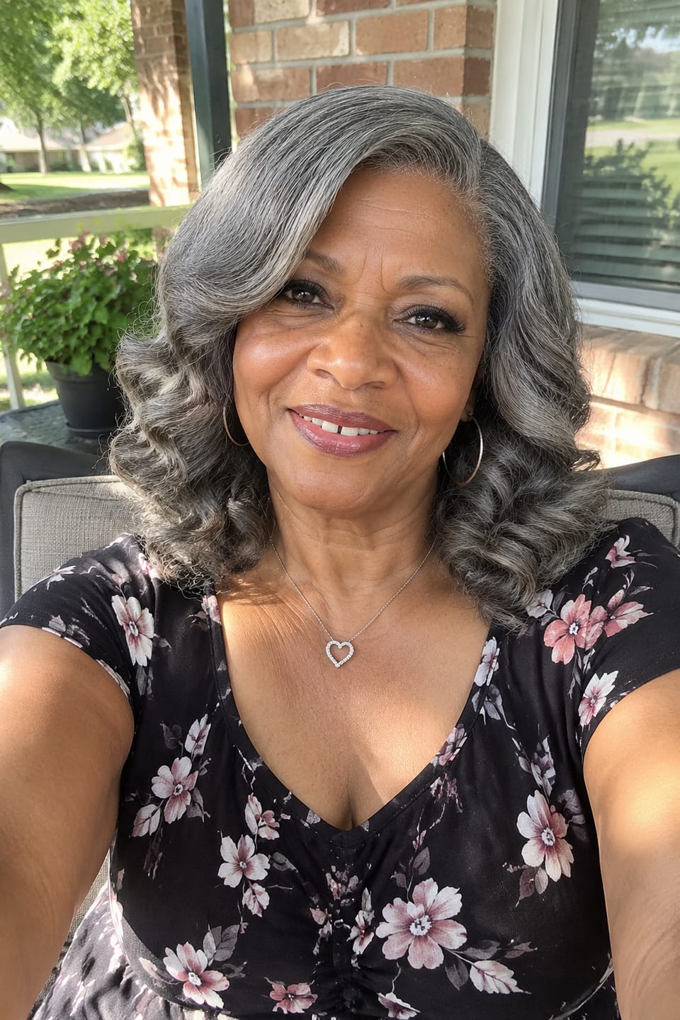 Customer photo review of Luvwin 5x5 Salt & Pepper Body Wave Glueless Bob Wig 100% Human Hair