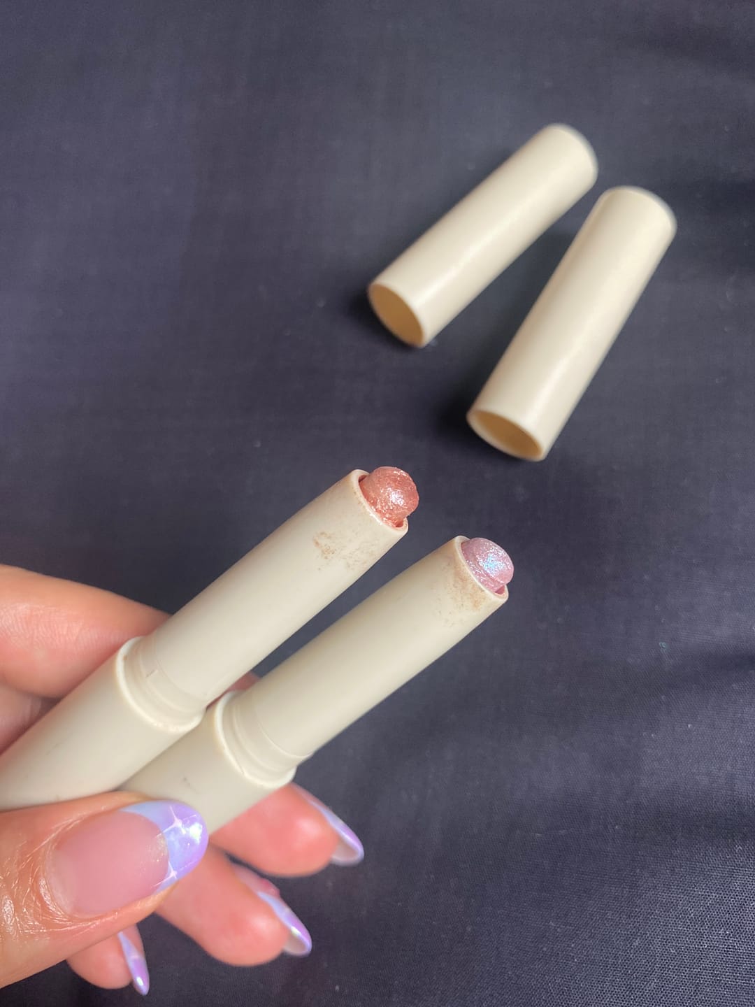 Customer photo review of SOMBRAS CREMOSAS EN BARRA