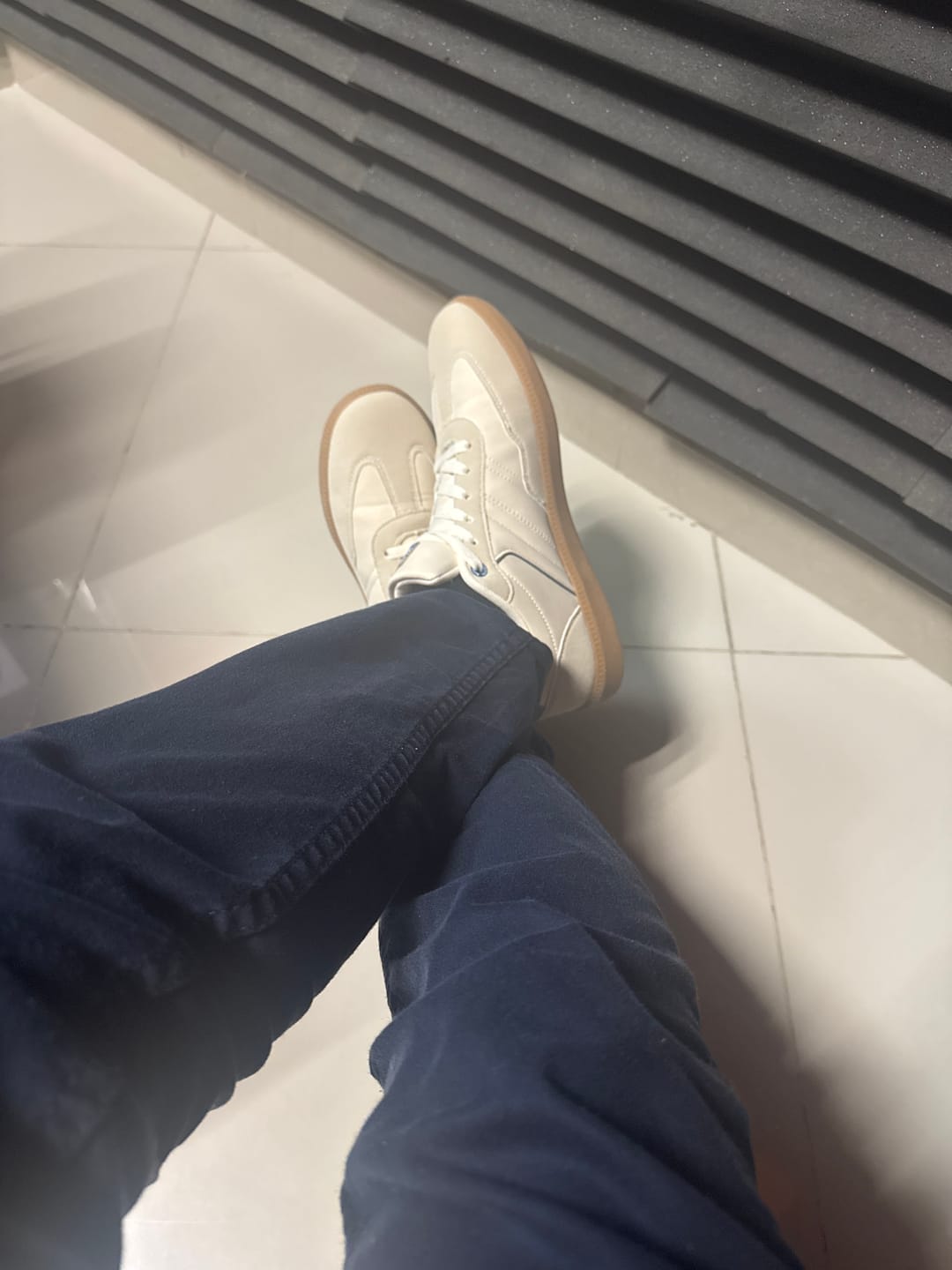 Customer photo review of Tenis Style Colt Beige
