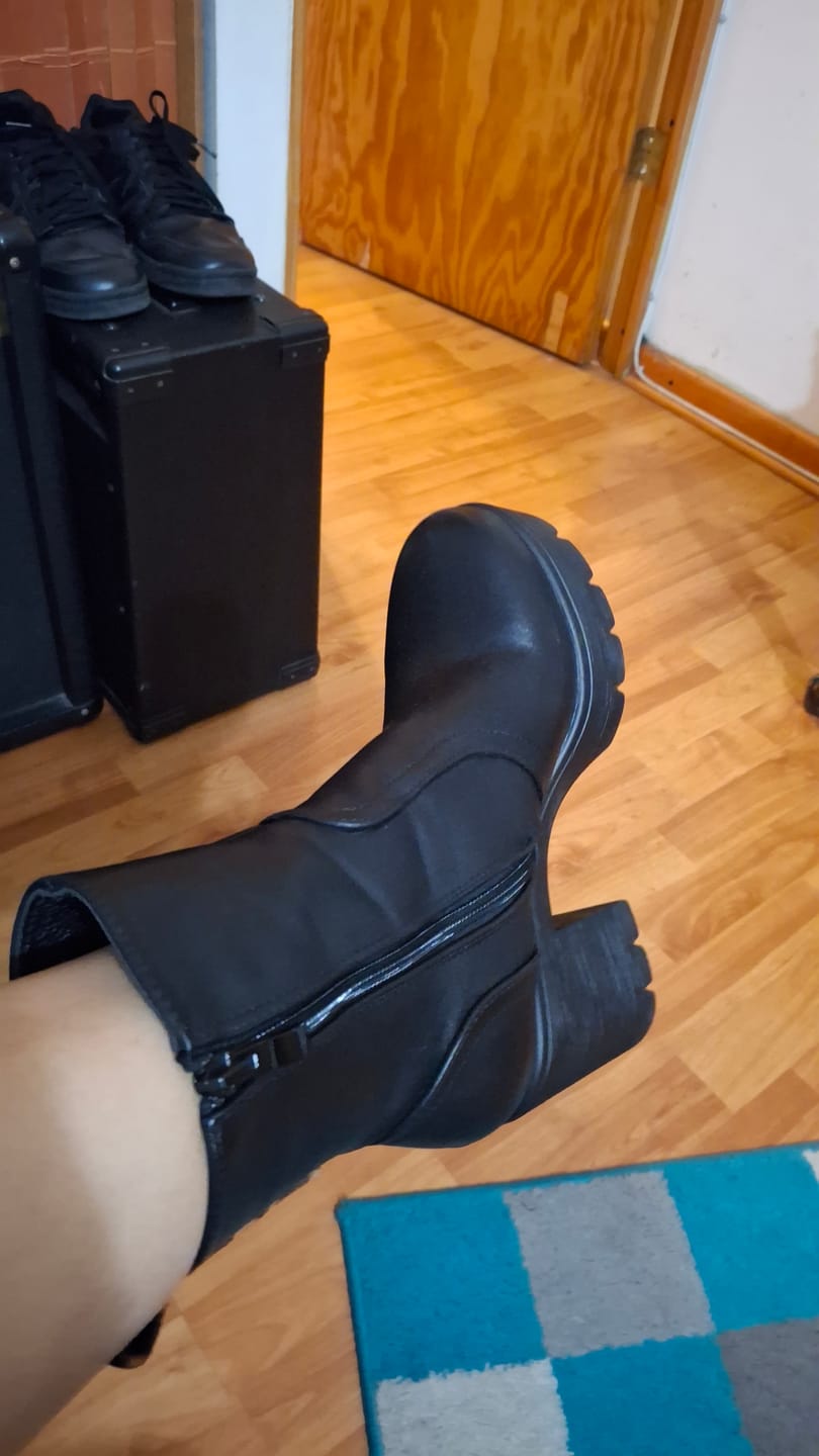 Customer photo review of Botin Taco Negro Mujer 55310