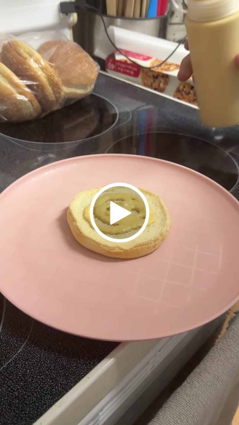 Customer video review of Brander Easy Squeezy Sauce Bottles