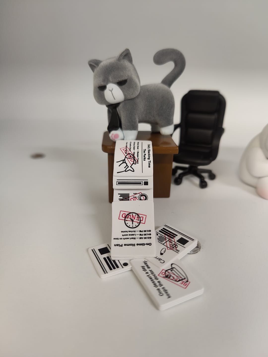 Customer photo review of Monday Bruce Season 8 Escape the Office Series Blind Box