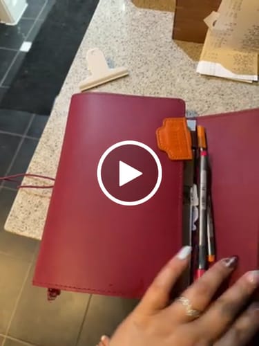 Customer video review of Refillable Folio in Salty Plum