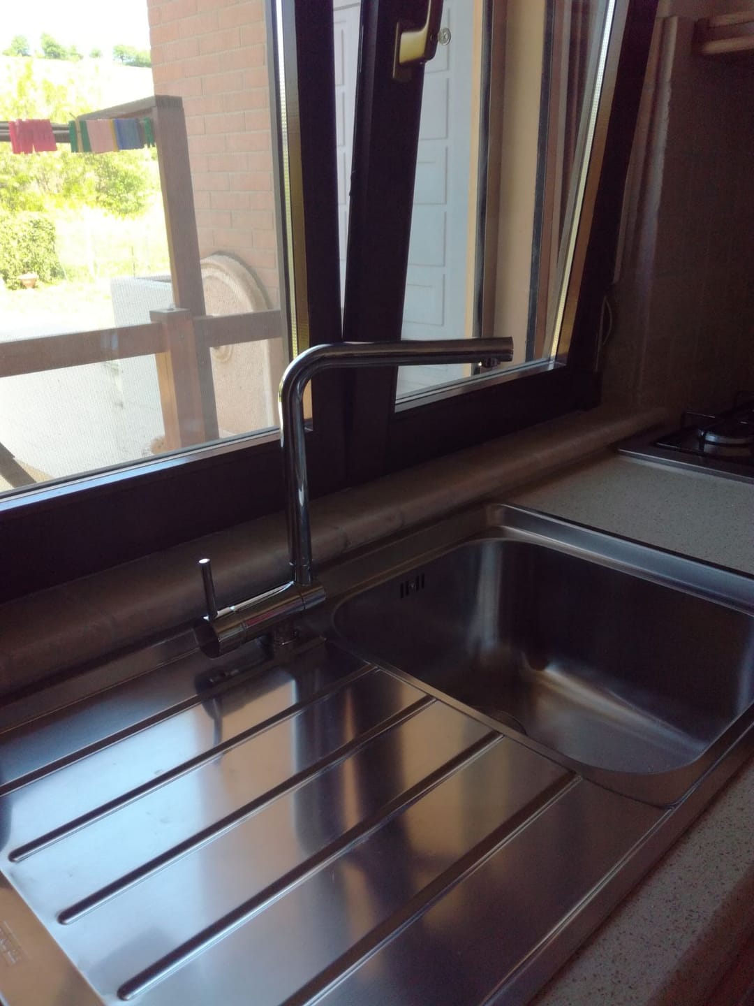 Customer photo review of Under Window Kitchen Tap, folding spout to reach 6 cm, with 360° swivel L-Spout, Matte Black