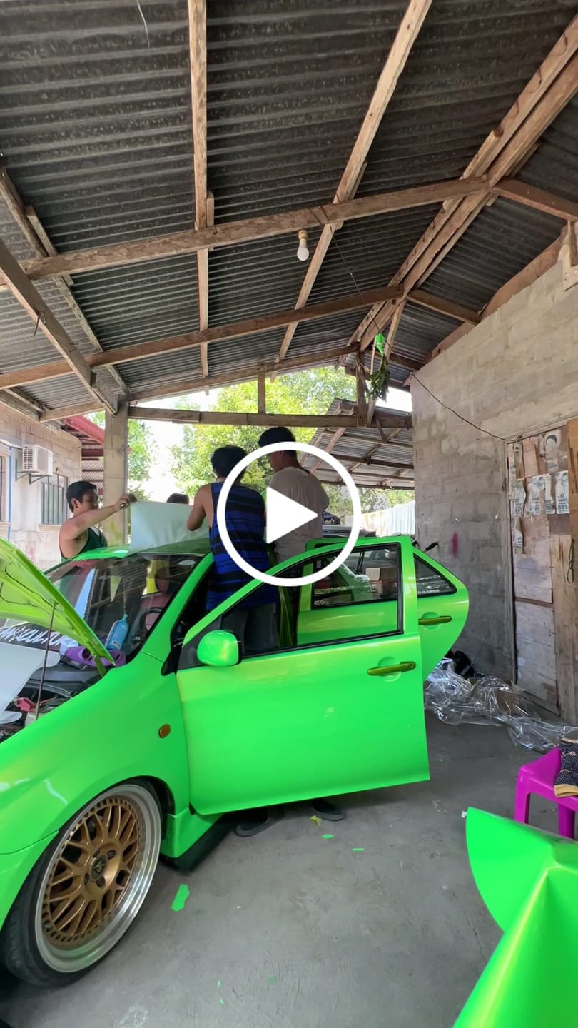 Customer video review of Mallcas™ Glossy Candy Metallic Neon Green Vinyl Wrap (PET Liner)