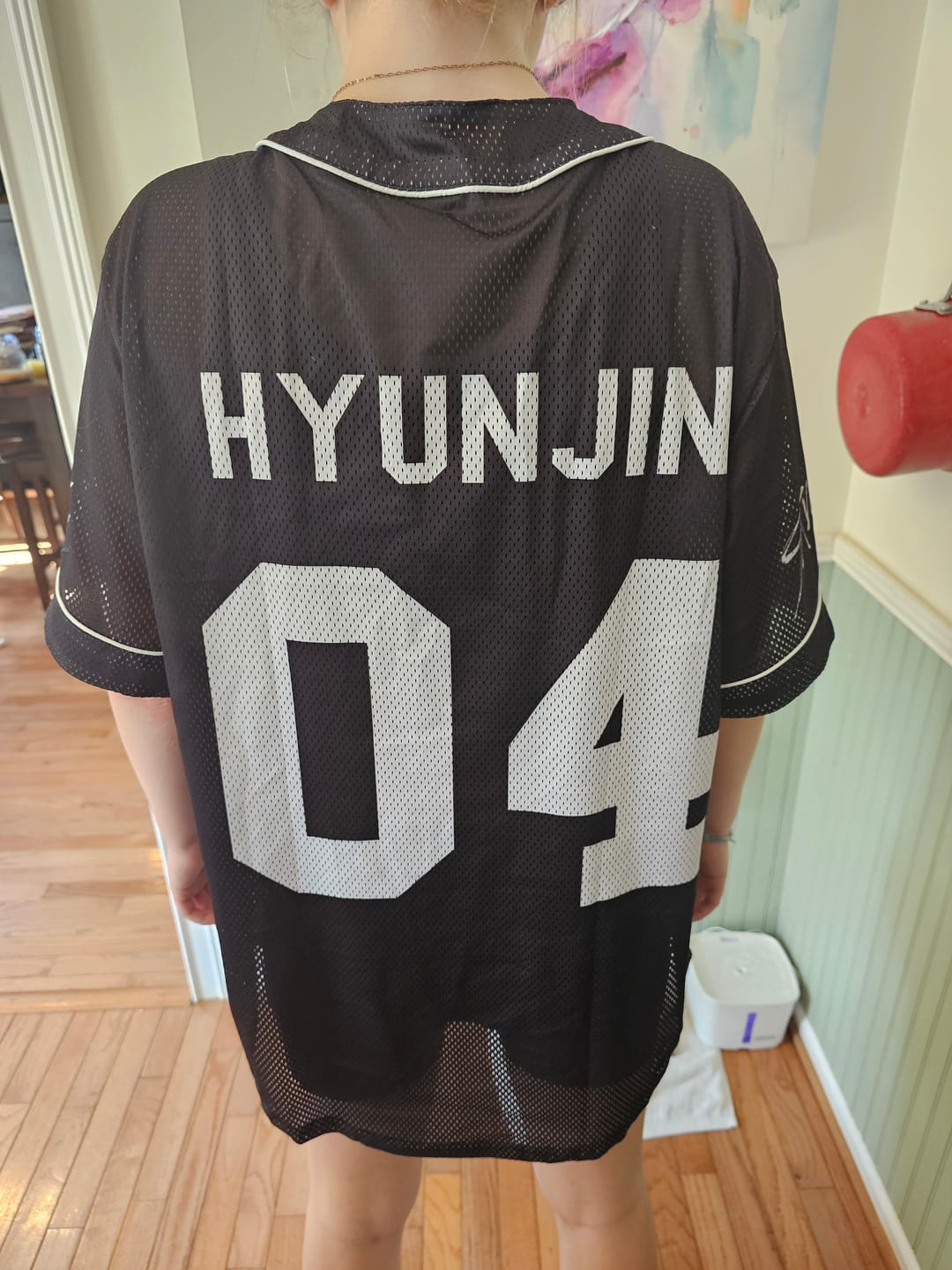 Customer photo review of Black Momentum Stray Kids World Tour Run It Mesh Baseball Jersey Gift For Fans
