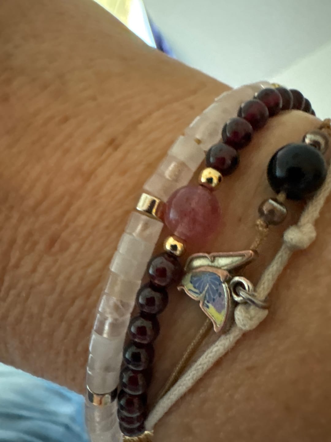 Customer photo review of Rosenquarz Armband - Natur