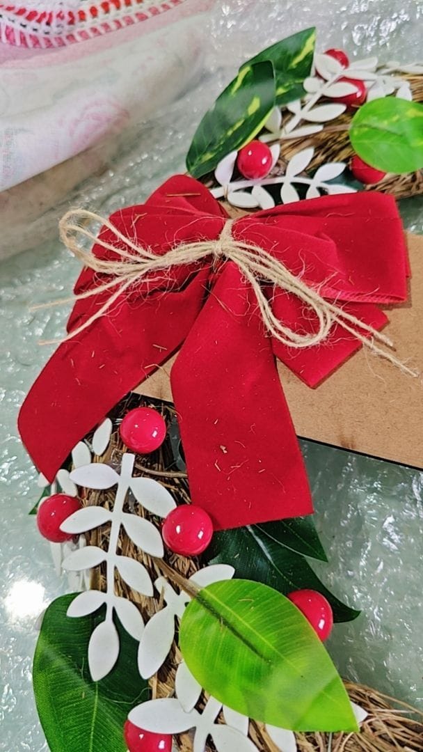 Customer photo review of Guirlanda de Natal Luxo Decorada 30cm para Porta