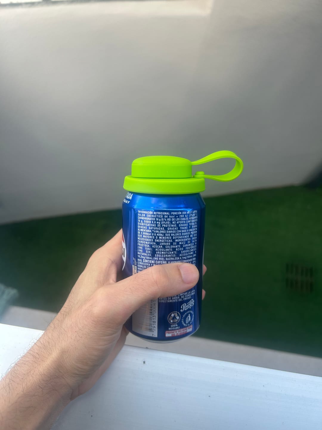Customer photo review of "Drinkly™ Silikon-Dosendeckel"