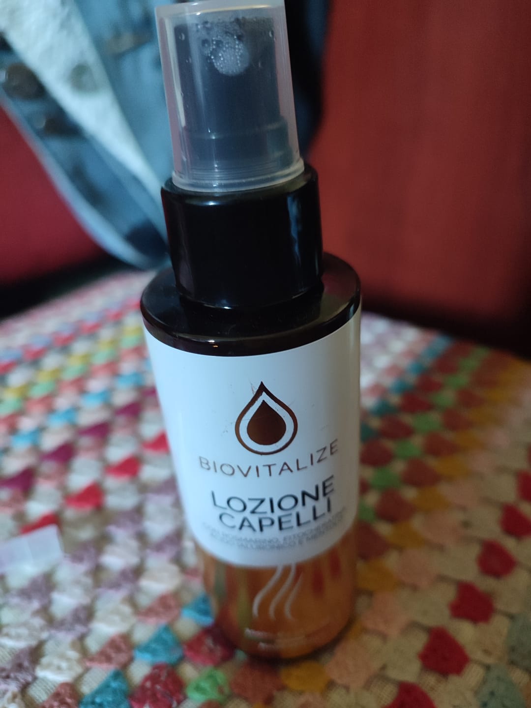 Customer photo review of Spray de intarire impotriva caderii parului, cu rozmarin, biotina, cafeina si acid hialuronic, anti cadere a parului, anti matreata si purificator, fara clatire, pentru barbati si femei, 100 ml