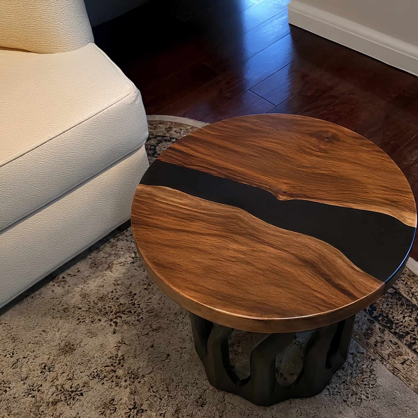 Customer photo review of Coffee Table 23" Round Handcrafted Design for Living Room - 107 Diadem