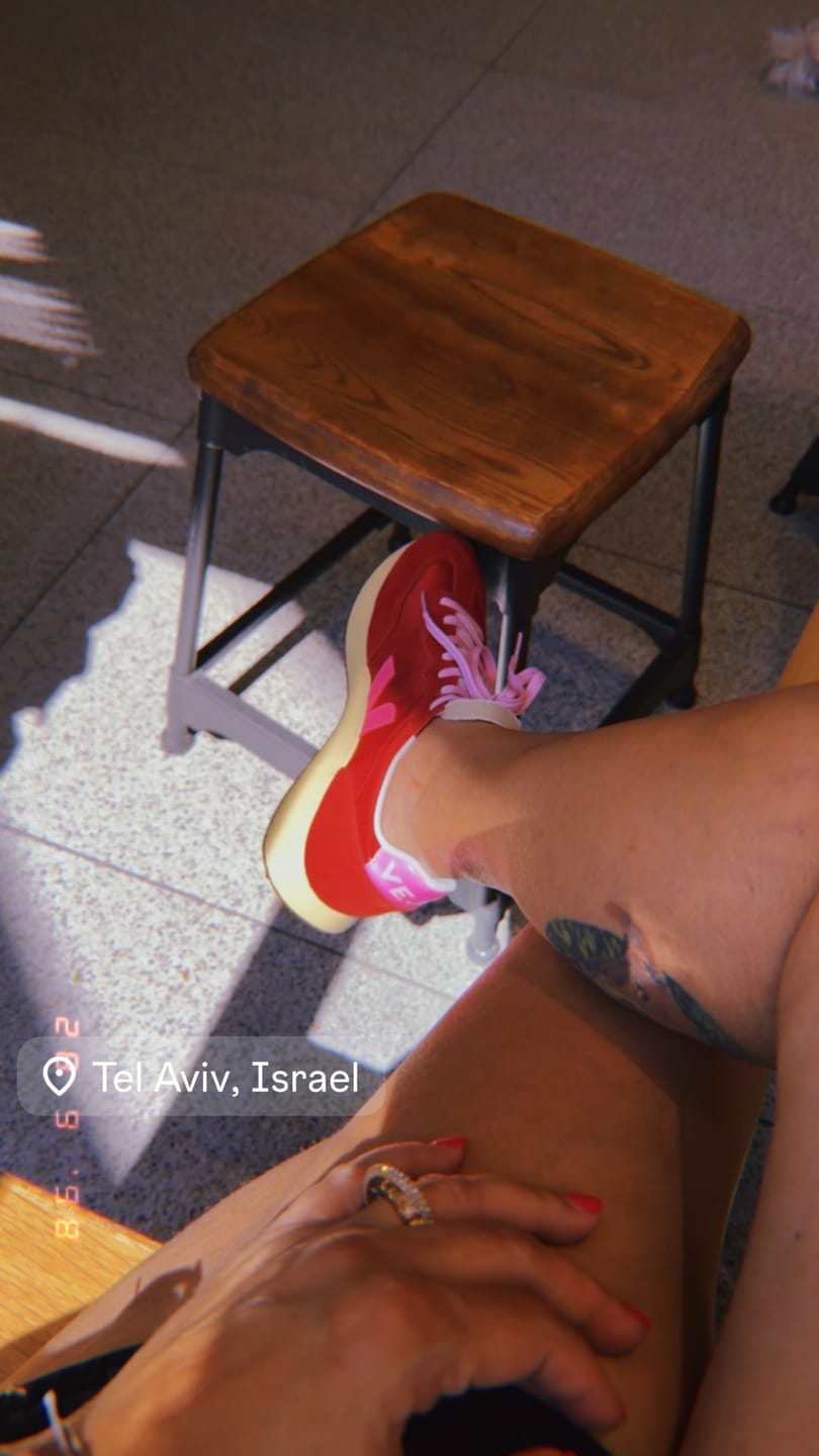 Customer photo review of סניקרס לנשים Rio Branco