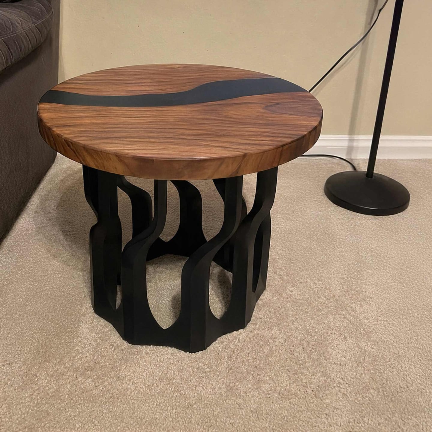 Customer photo review of Coffee Table 23" Round Handcrafted Design for Living Room - 107 Diadem