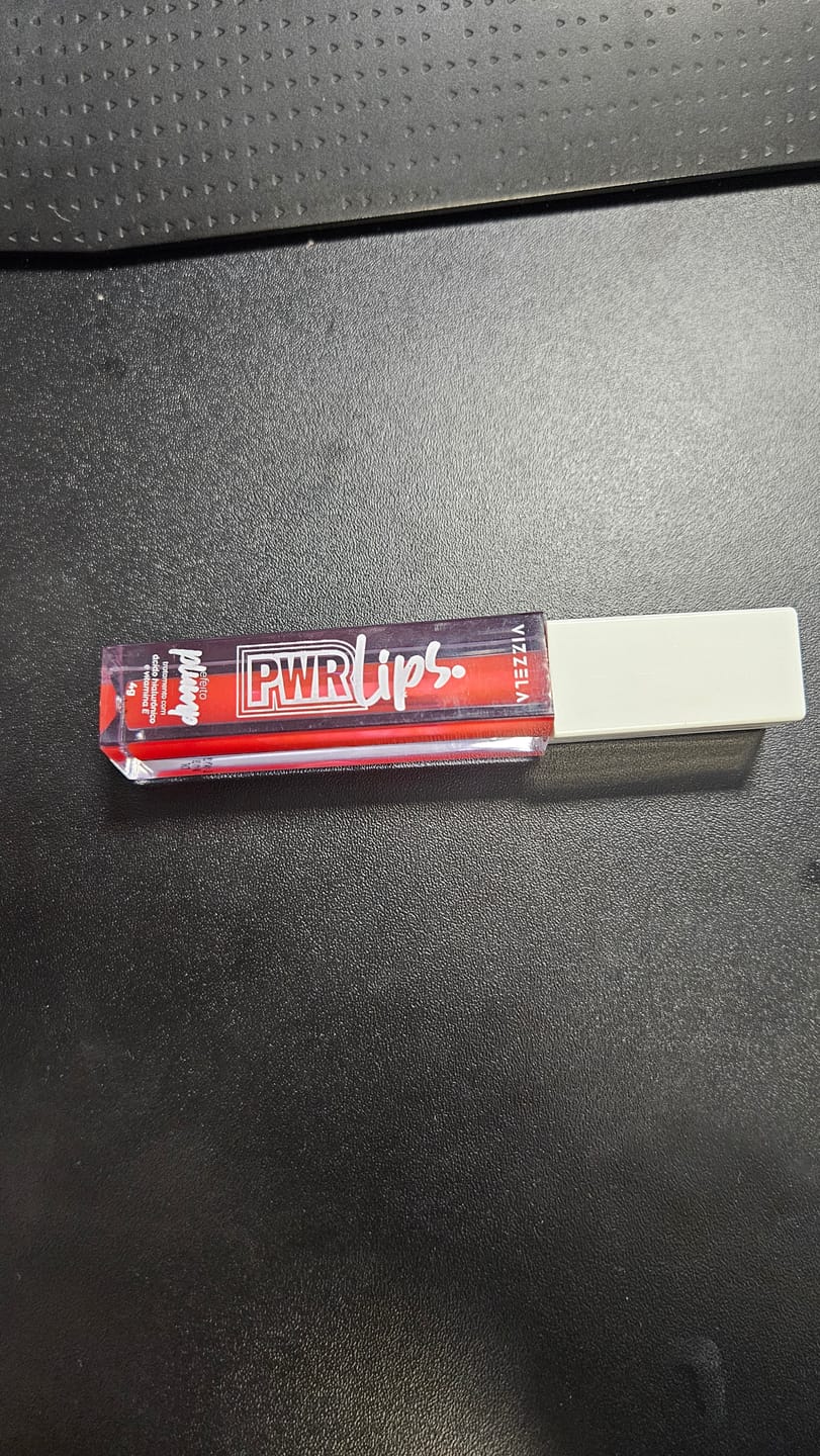 Customer photo review of Power Lips Top Coat Vizzela