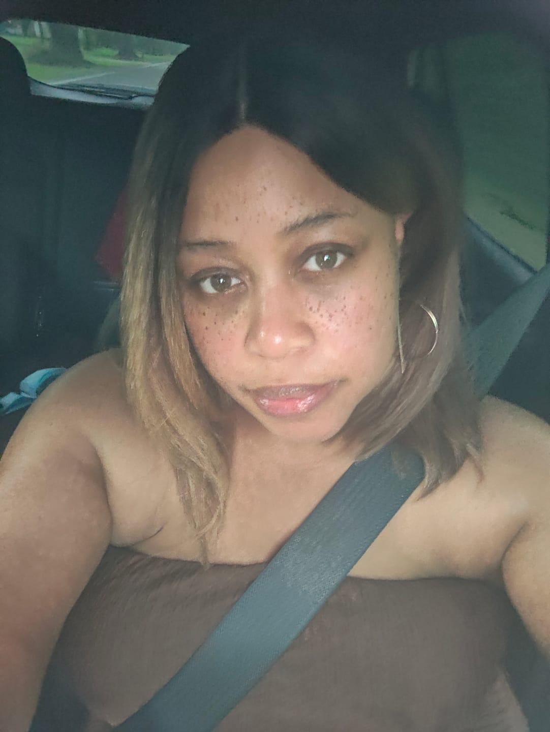 Customer photo review of Outre EveryWear HD Lace Front Wig - EVERY 15