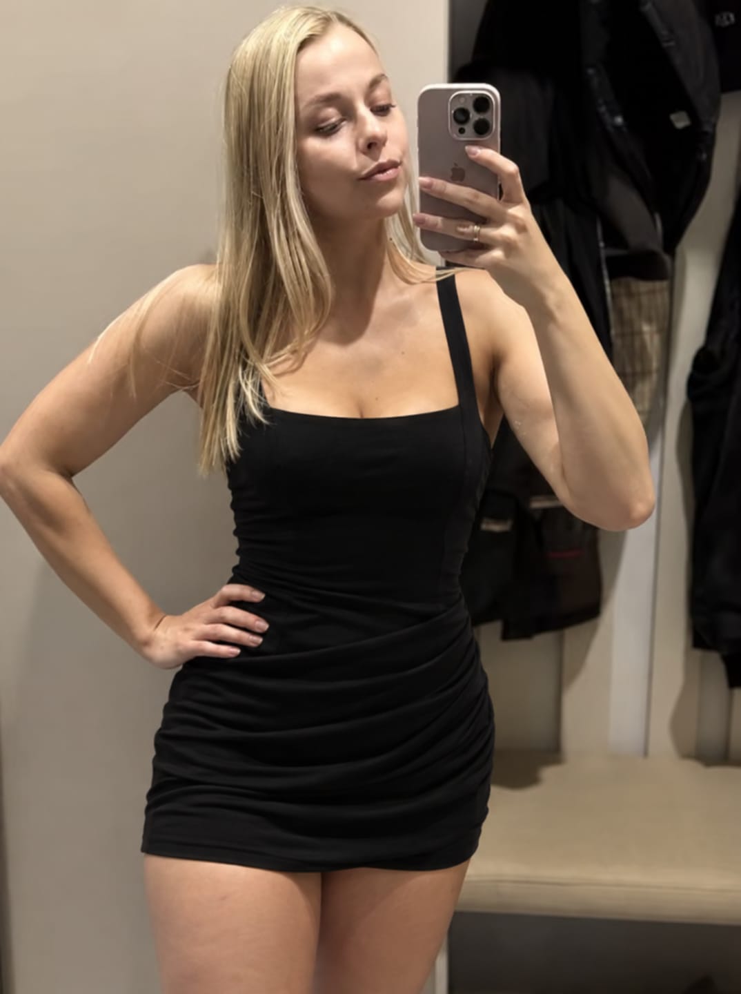 Customer photo review of Vestido Tubo Plisado Fruncido sin Tirantes
