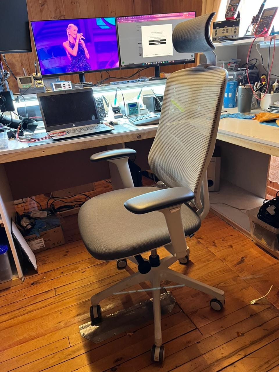 Customer photo review of Silla Oficina Chic con cabecero Gris claro
