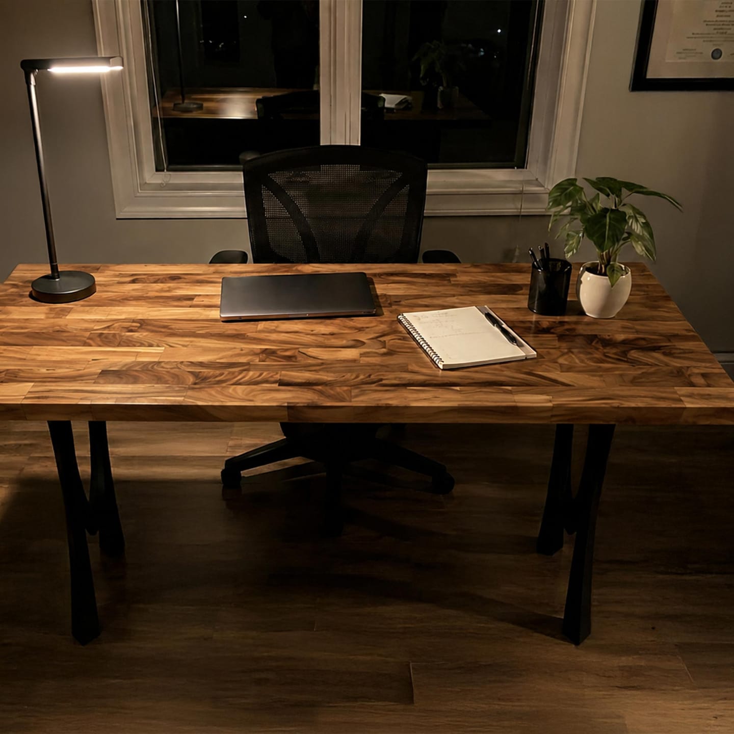 Customer photo review of Console Table for Modern Home Furniture - 402 Mavie
