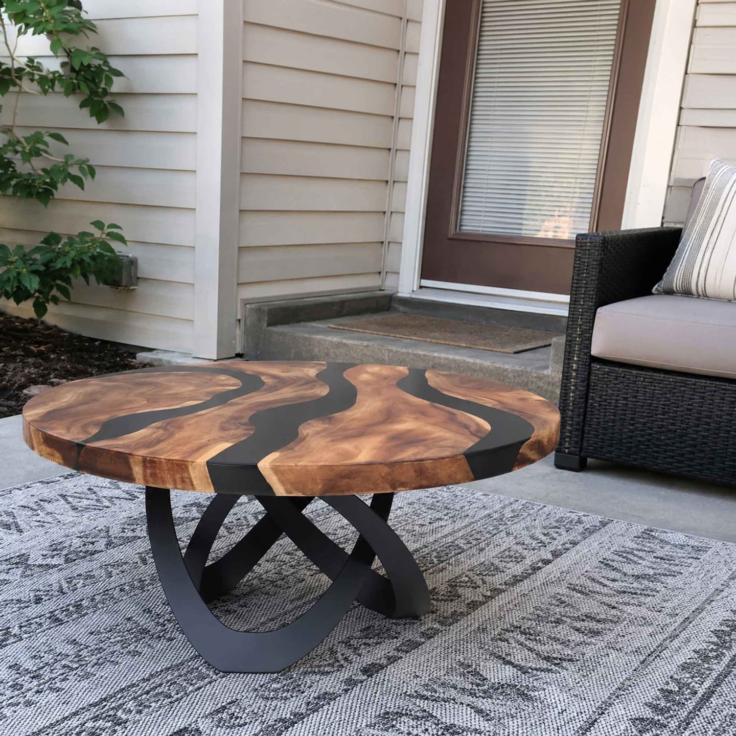 Customer photo review of Coffee Table 41" Round Farmhouse Style for Modern Living Rooms - 103 Looper