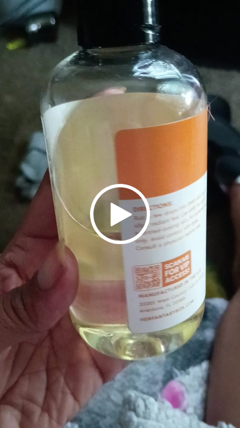 Customer video review of Body Splash - Skin Smoothing Body Oil  (Pineapple Creme)