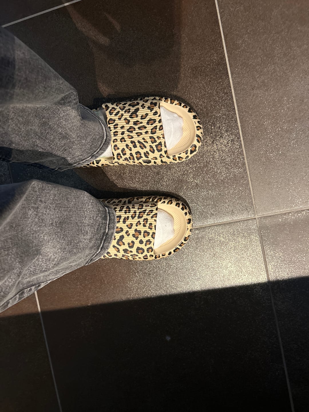 Customer photo review of HappyFlops Original