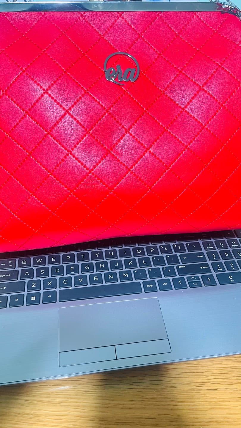 Customer photo review of ERA Oversized Kisslock Chain Bag – Red