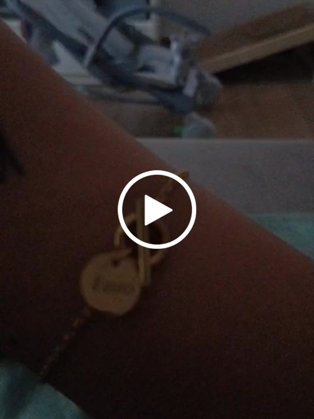 Customer video review of Pulsera Coraje - Personalizado