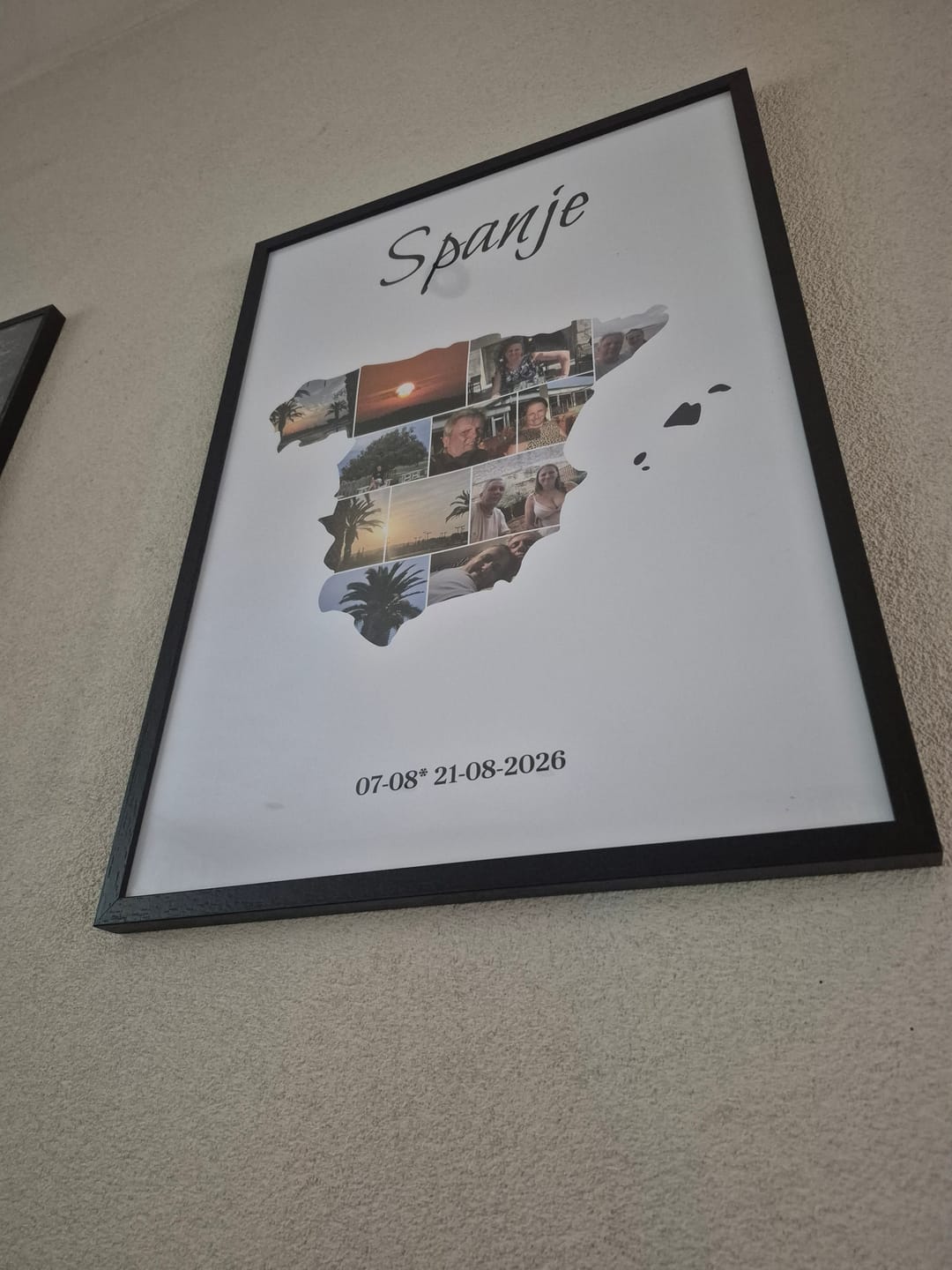 Customer photo review of Gepersonaliseerde reisposter - Foto collage in vorm van continent of land