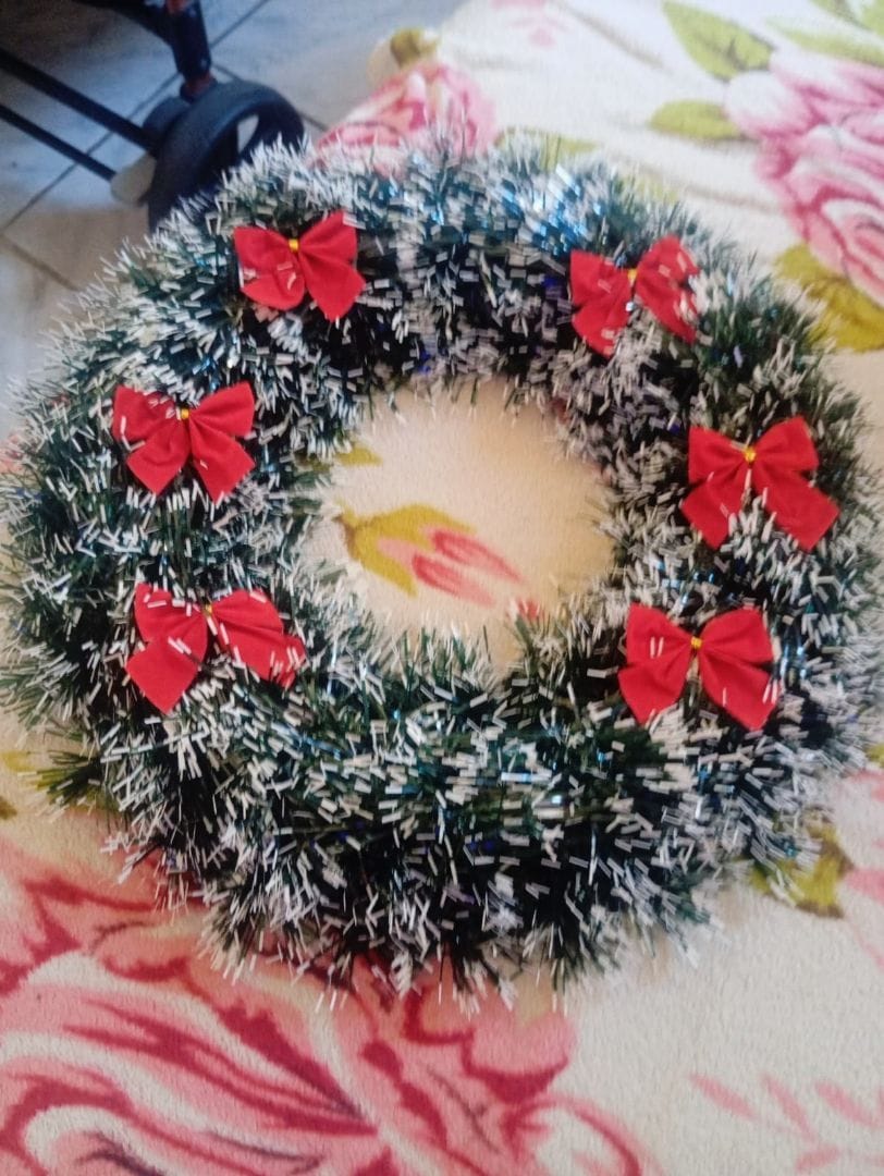 Customer photo review of Guirlanda de Natal Estruturada Decorativa 25cm e 40cm