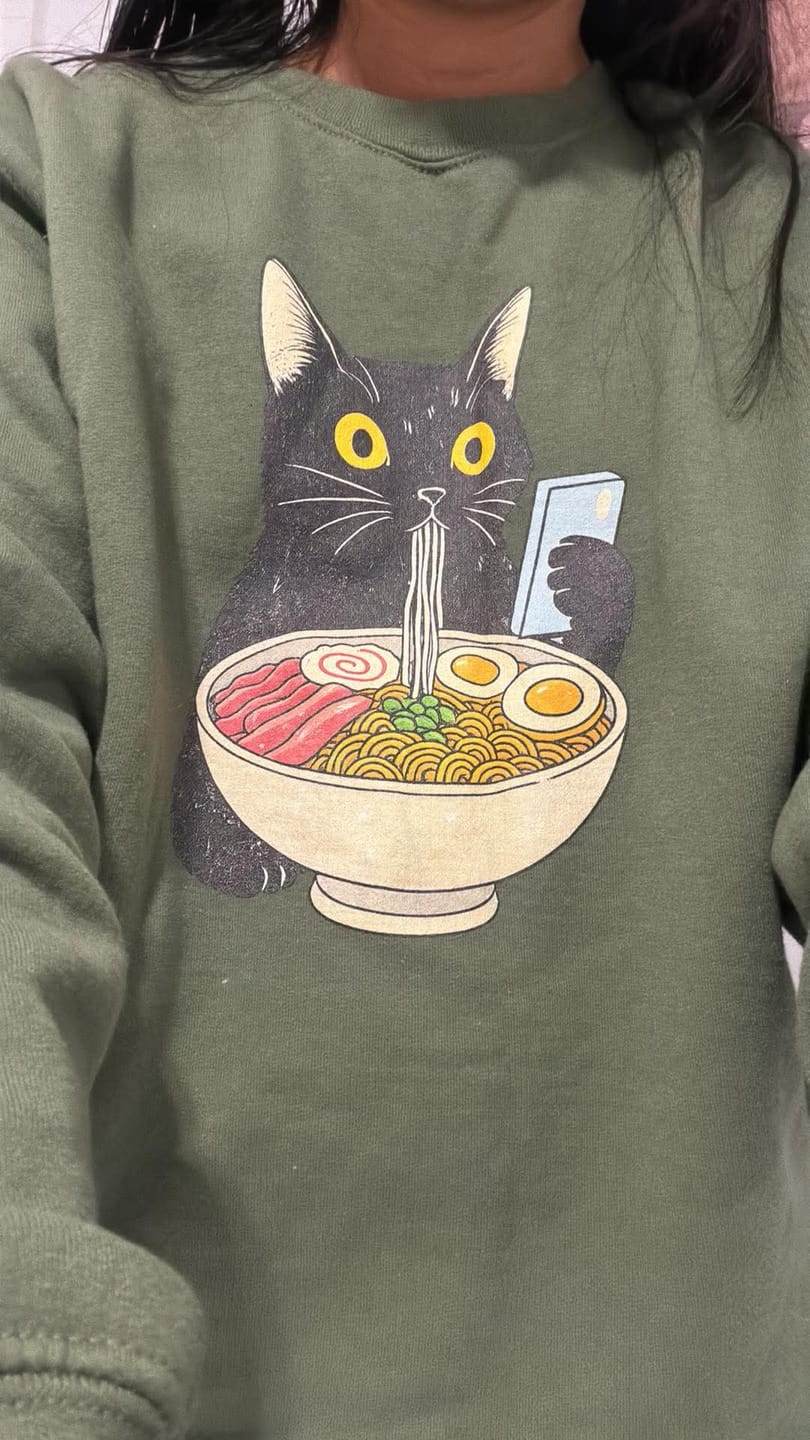 Customer photo review of Sweatshirt Chat Ramen