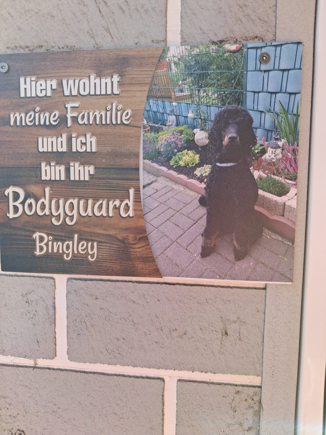 Customer photo review of Personalisiertes Türschild - Bodyguard