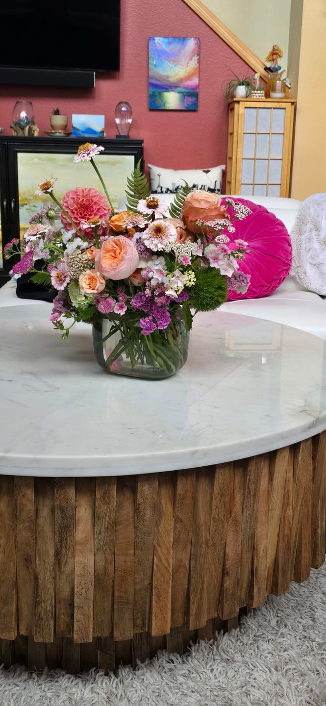 Customer photo review of La Vie en rose - Seasonal Pink Floral Arrangement