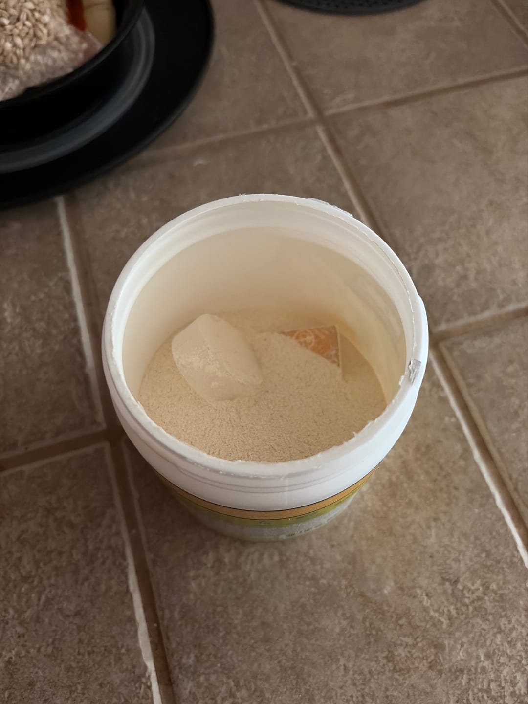 Customer photo review of MOMO® Pre-Workout | Yuzu Sour | 40 Scoops