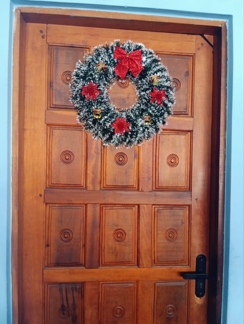 Customer photo review of Guirlanda de Natal Estruturada Decorativa 25cm e 40cm