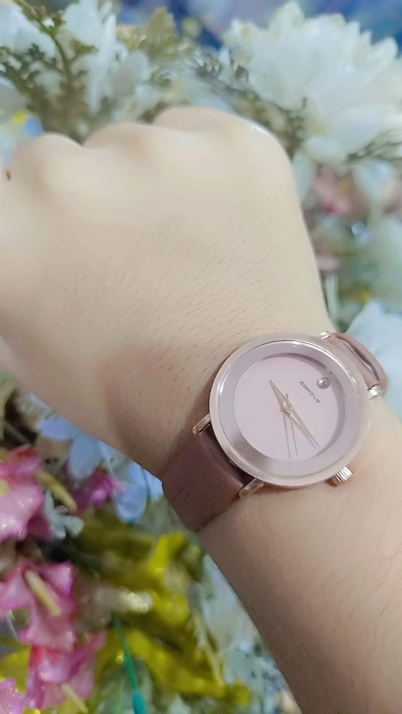 Customer photo review of Minimalist Round Dial Leather Watch
