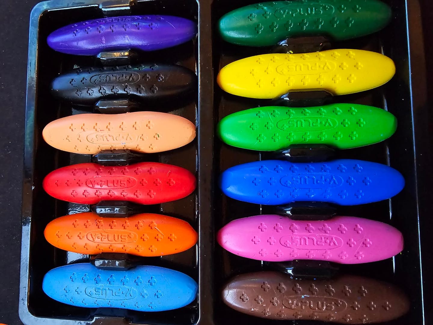 Customer photo review of Peanut Crayons 12 Colors