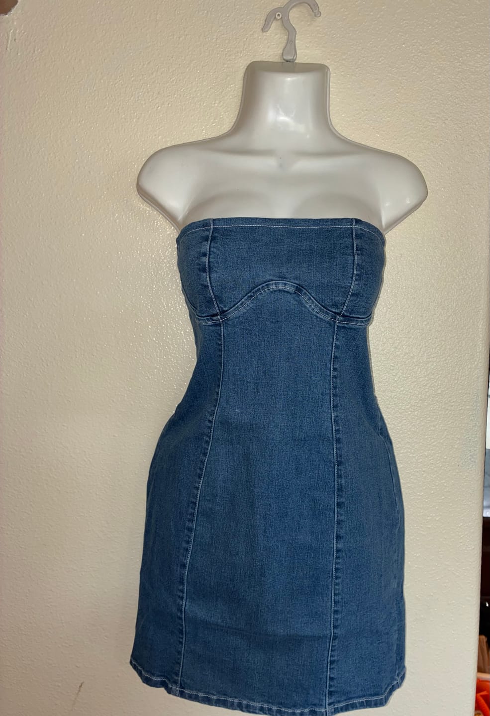 Customer photo review of WOMEN'S SLEEVELESS BODYCON STRETCH DENIM TUBE MINI DRESS