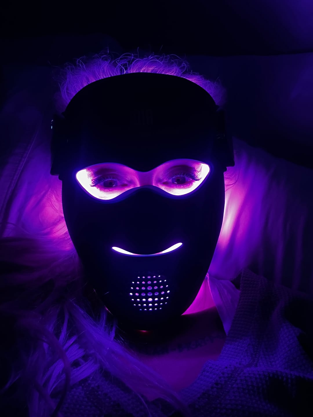 Customer photo review of INIA GLOW 4D 940nm Dual NIR Wireless LED Mask