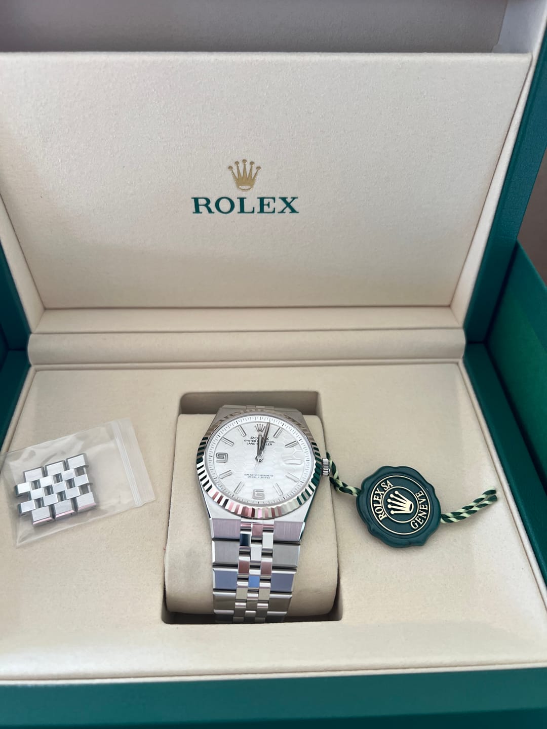 Customer photo review of Rolex Land-Dweller 40 - 127334 - Full-Set