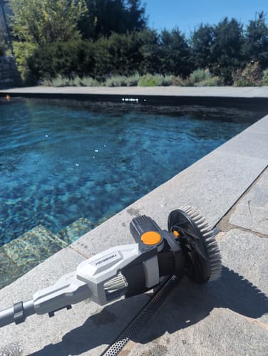 Customer photo review of 18V Twin Brush - Cordless Brushless Power Scrubber - Incl. 4.0Ah Battery & Fast Charger + 4 Brushes and Extension Pole
