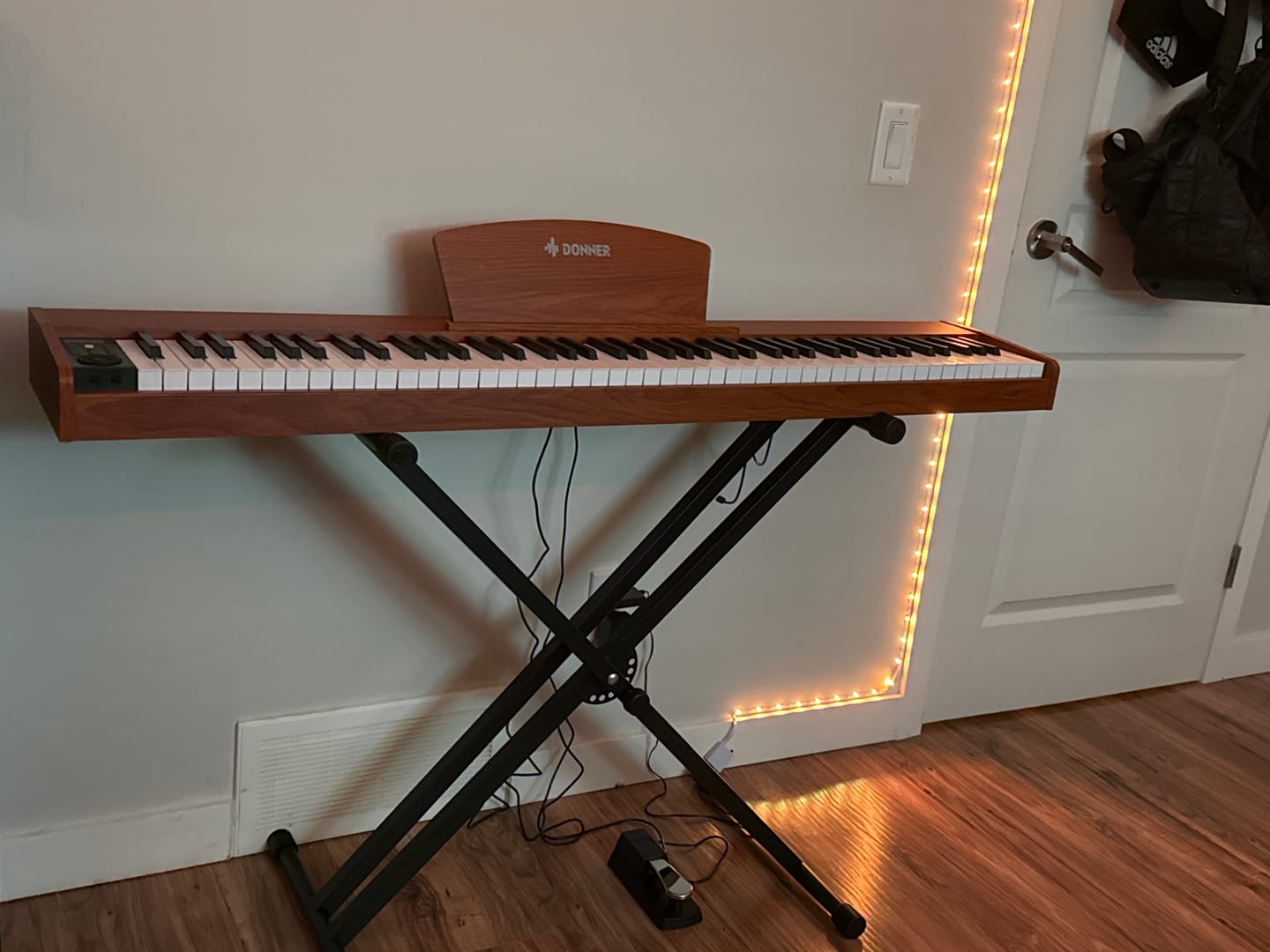 Customer photo review of Donner DEP-1S 88 Key Beginner Digital Piano Kit