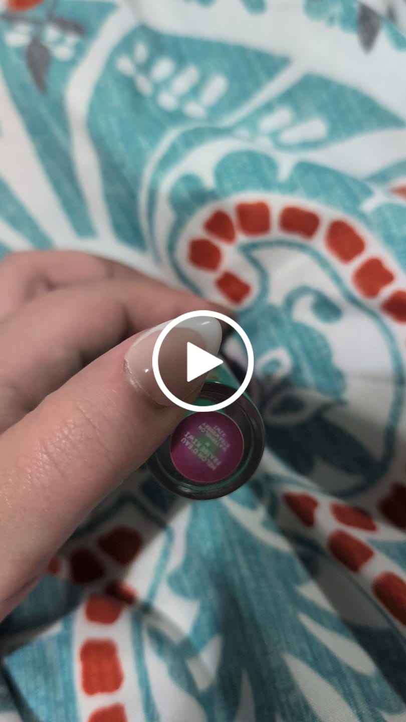 Customer video review of Mystery Box Lip Oil Fruity Combo 👀🍓🥭