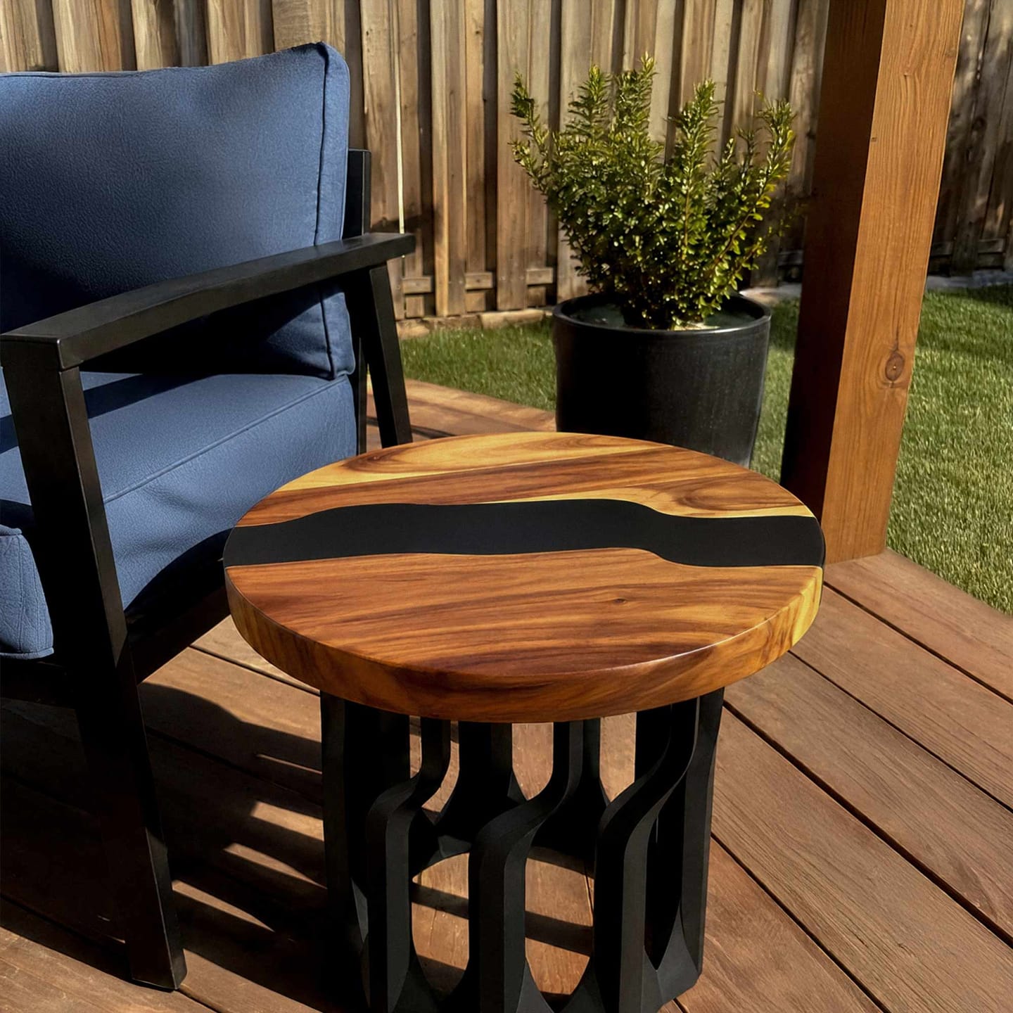 Customer photo review of Coffee Table 23" Round Handcrafted Design for Living Room - 107 Diadem