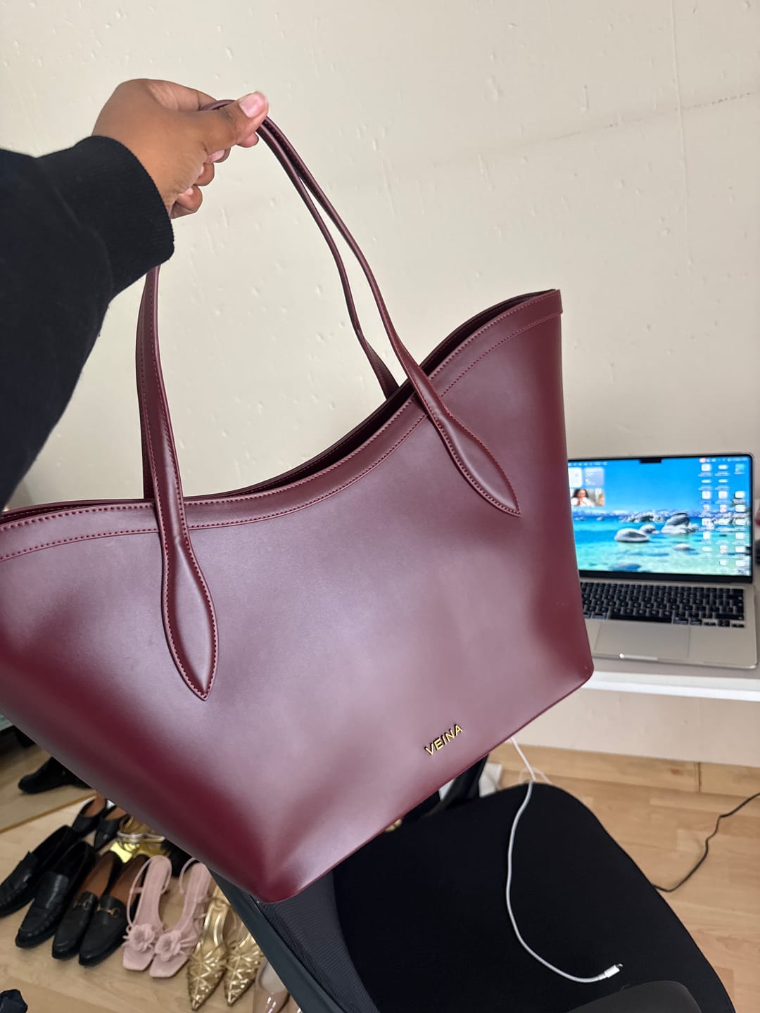 Customer photo review of The Nia tote bag