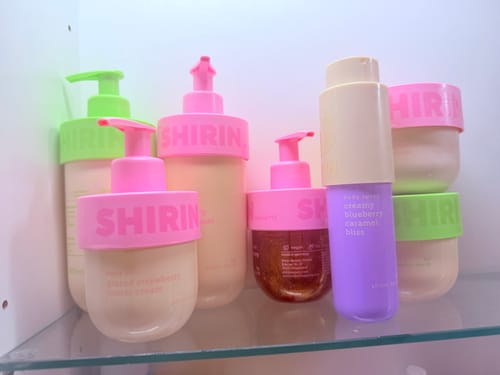 Customer photo review of Shimmering Body Oil Glazed Strawberry Butter Cream