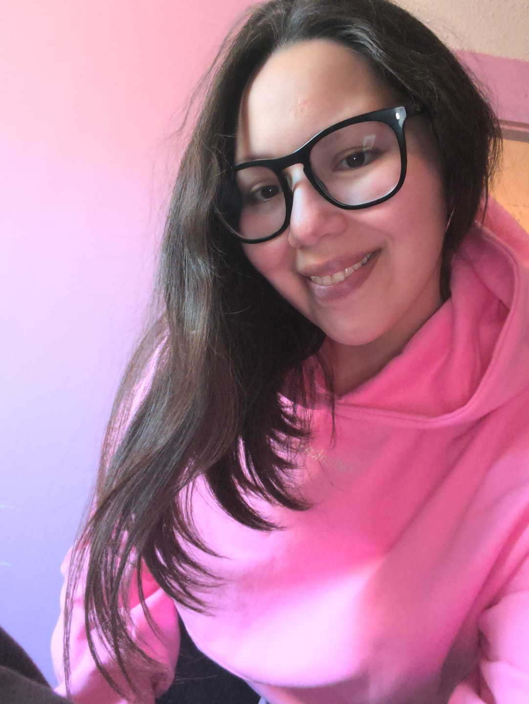 Customer photo review of POLERÓN HOODIE ROSADO - OVERSIZE CON GORRO LOGO BORDADO